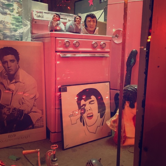 Meet your Posher, Stephanie - Picture 1 of 2